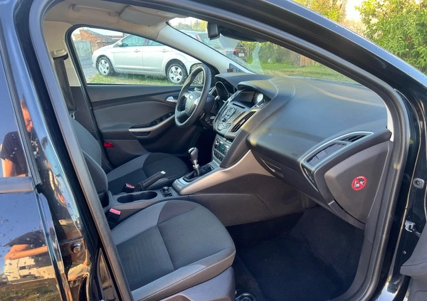Ford Focus cena 19700 przebieg: 232048, rok produkcji 2011 z Pniewy małe 407